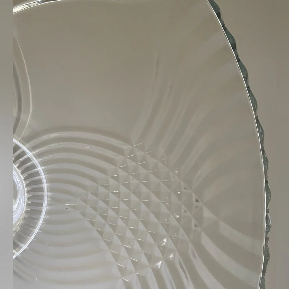 Vintage clear cut Indiana glass serving bowl - Picture 3 of 11